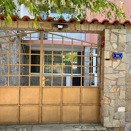 בית הארחה Stedi Guest צ'רנומורץ